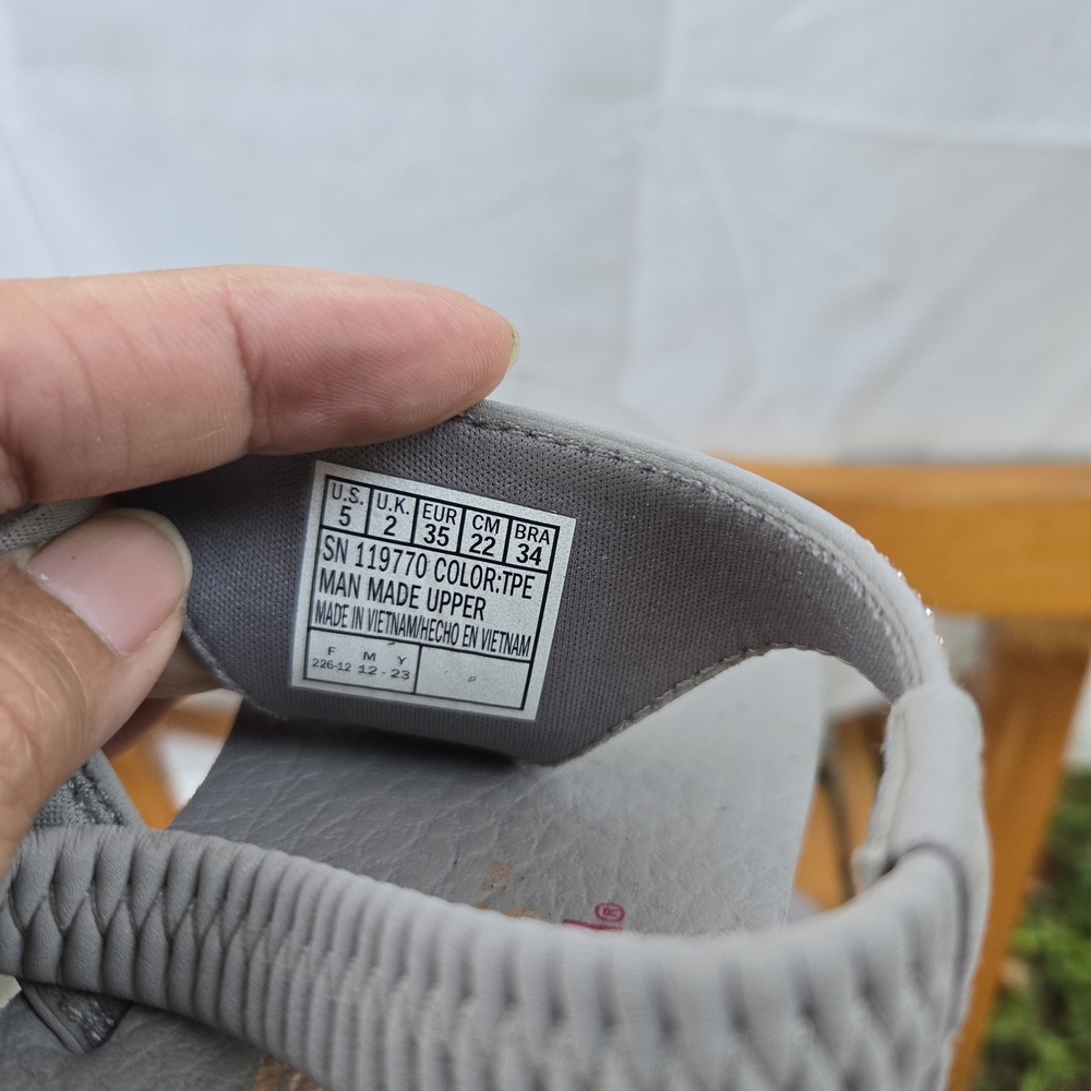 SKECHERS‎ Women's Silver Sandals - Picture 9 of 9